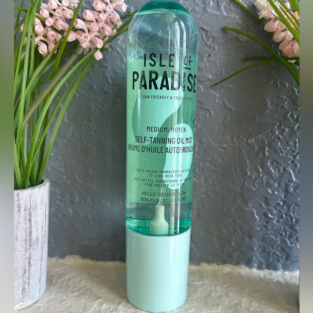 Isle of Paradise Self-Tanning Oil Mist in the Medium shade